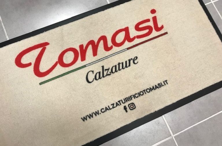 #asciugapasso #asciugapassopersonalizzato #tappetocasa #customizedrug #zerbinopersonalizzato #tappetoingresso #customizedcarpet #passatoia #tappetocucina #zerbinoingresso #tappetosottomoto #sottomoto #gadget 